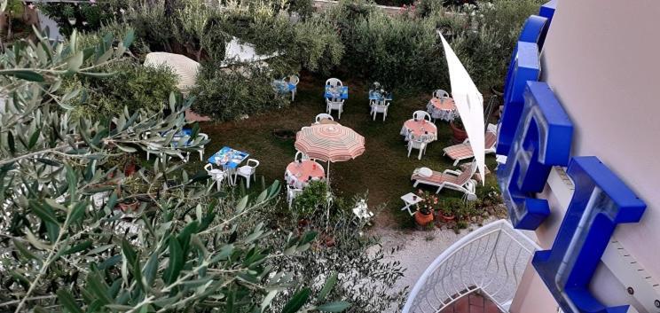 ホテルLa Pergola キャバレール・シュル・メール エクステリア 写真